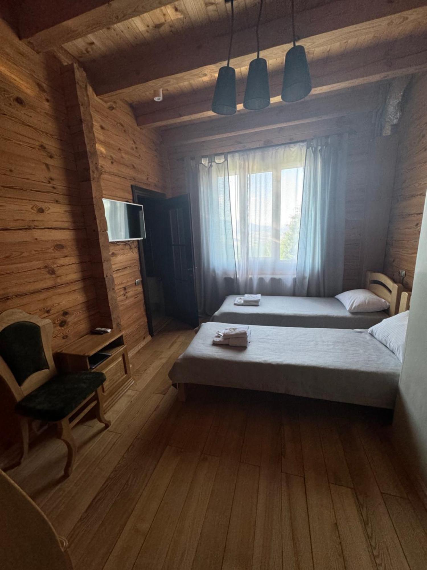 Golden Nest Daire Yablunytsia Dış mekan fotoğraf
